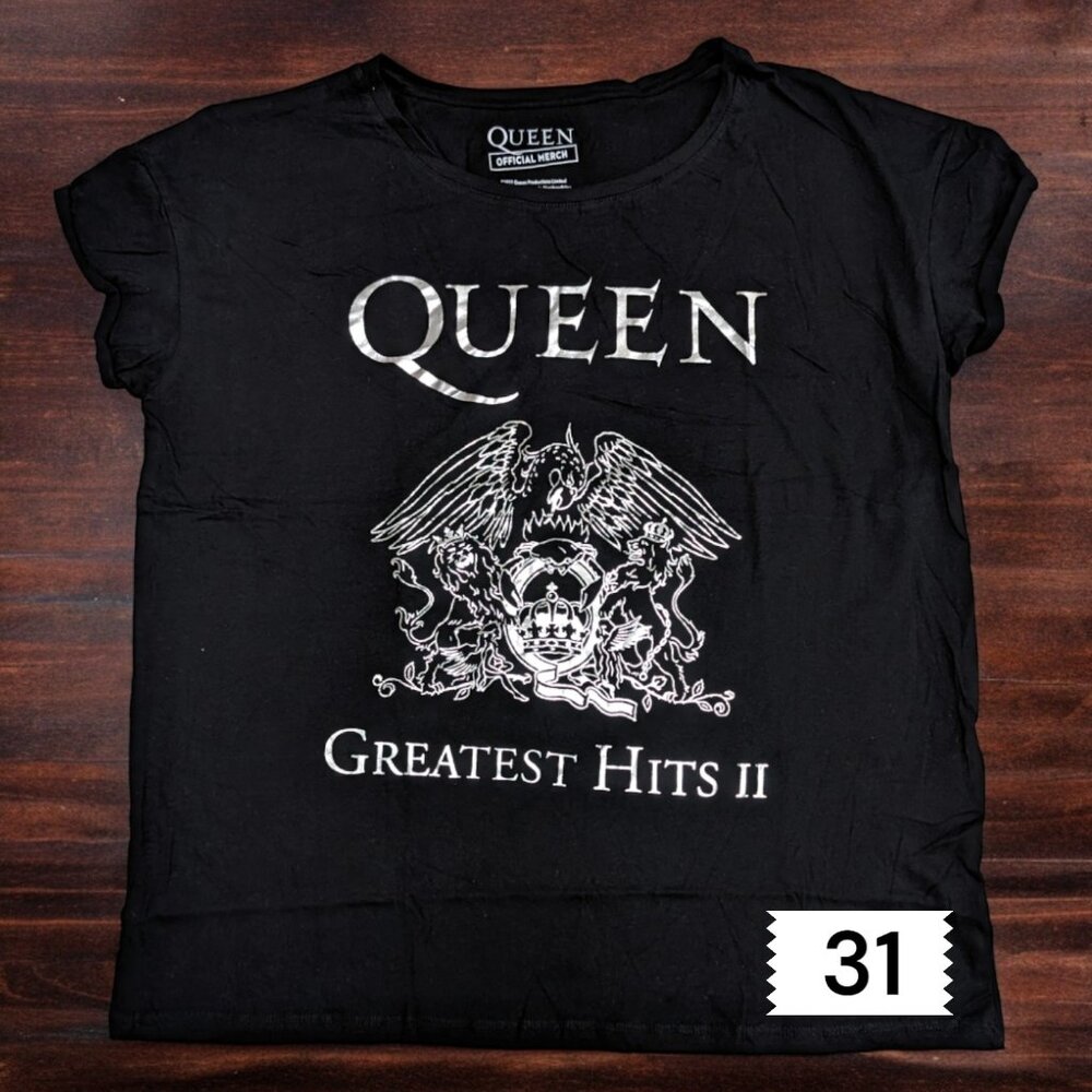 Queen's WOMEN Black T-Shirt with Short Sleeves - Summer